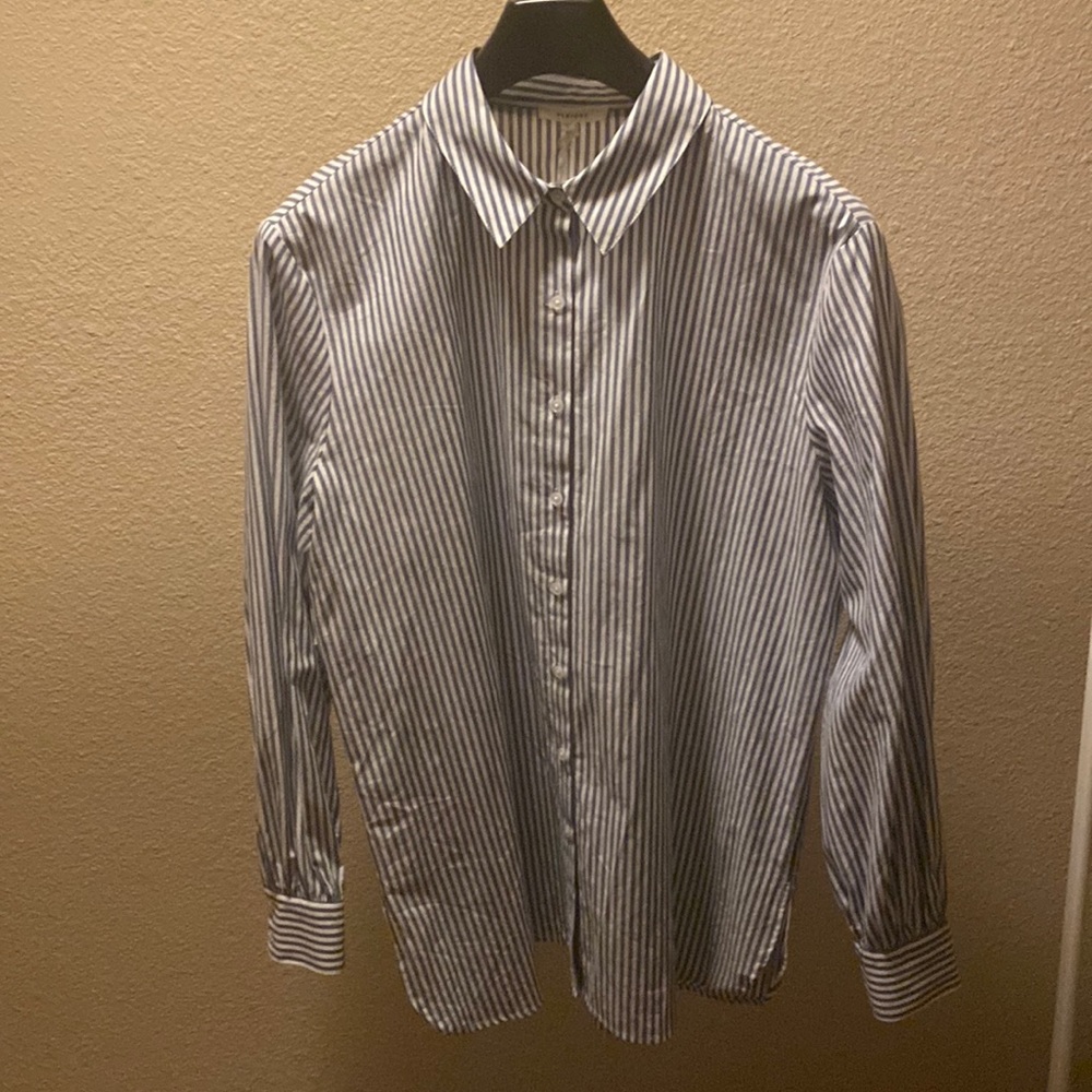 NWOT Striped button up blue and white pleione